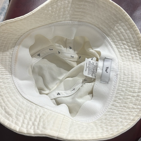 TNA white bucket hat - Picture 4 of 5